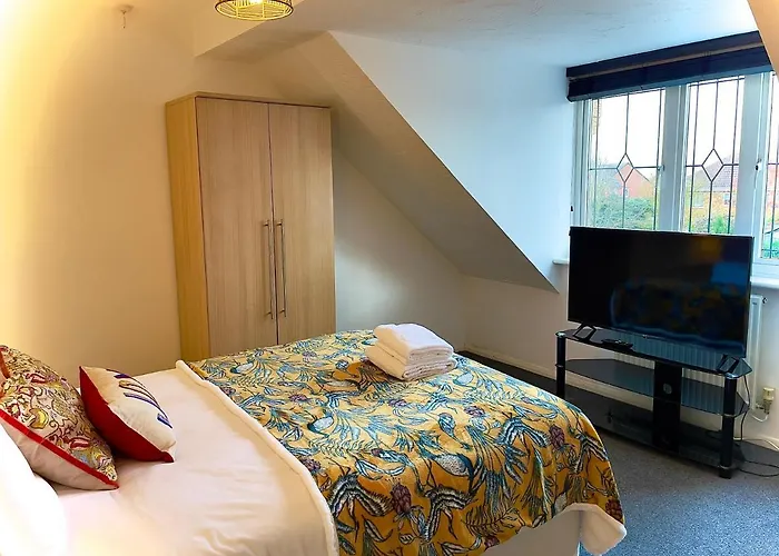 Charming Home In Wellingborough